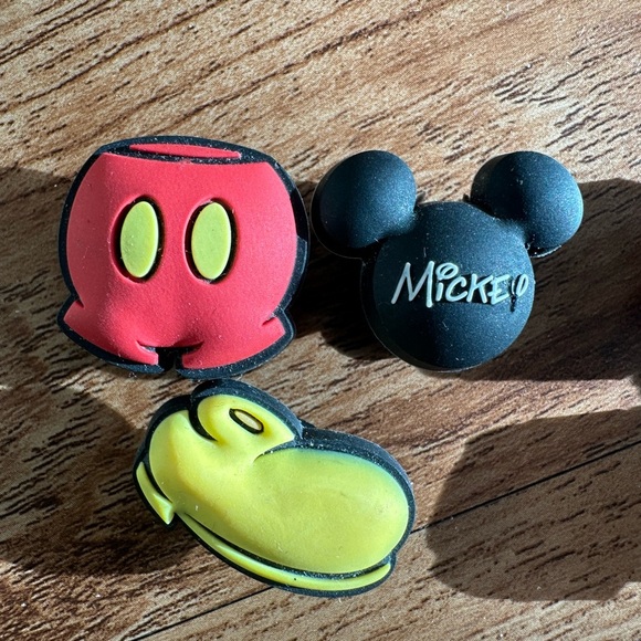 Disney Croc Mickey & Minnie Jibetz (set of 6) - Picture 3 of 5